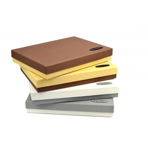 http://elegantpacking.com/8-8-thickbox/luxury-gift-boxes3.jpg